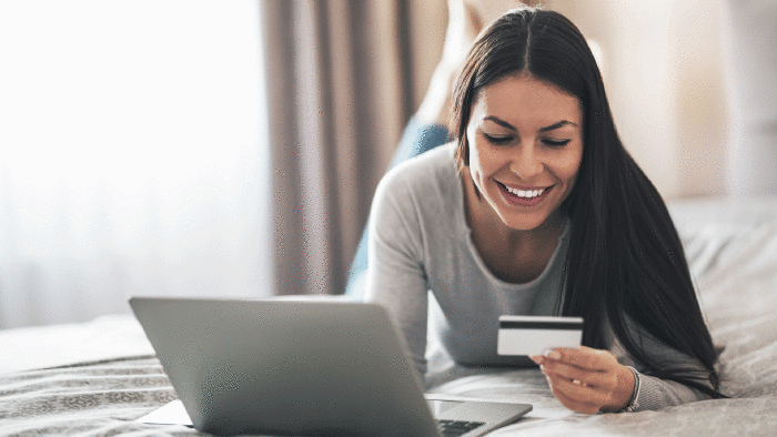 © Jelena, adobe.stock.com Online Shopping © Jelena, adobe.stock.com
