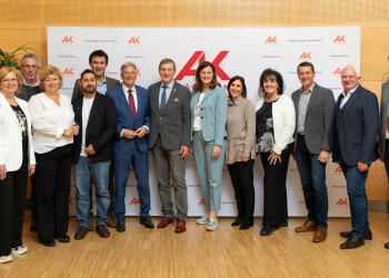 Vorstand der Arbeiterkammer Kärnten mit Direktorinnen & Landeshauptmann