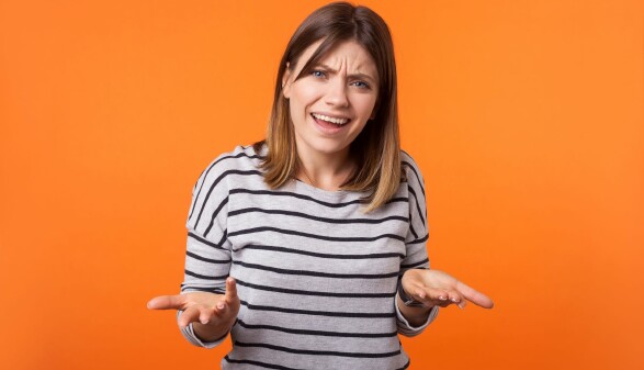 Frau verärgert