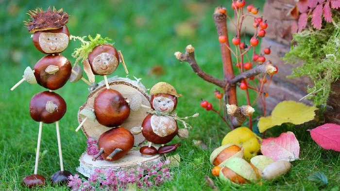 © ChristArt, stock.adobe.com Figuren aus Kastanien © ChristArt, stock.adobe.com